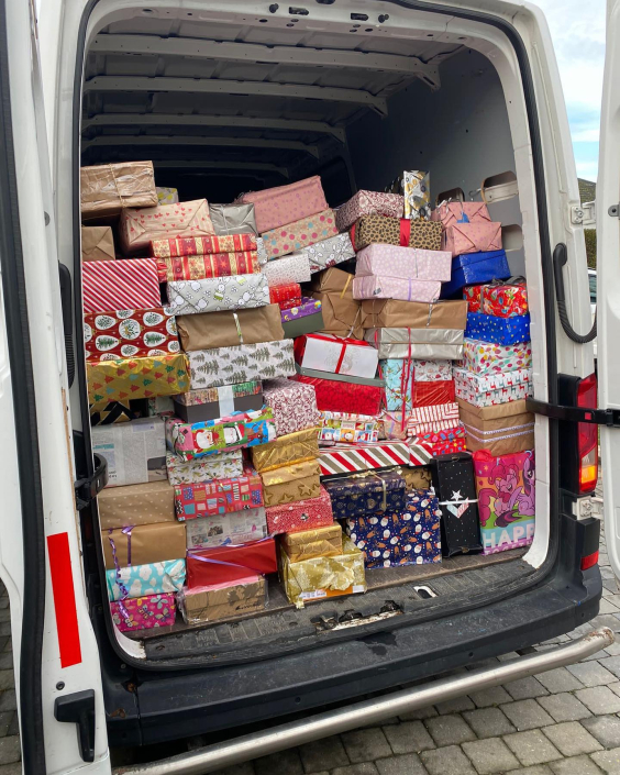 Operation Shoe-Box in businesses, schools and everywhere in Belgium :: Because everybody deserves a Christmas present