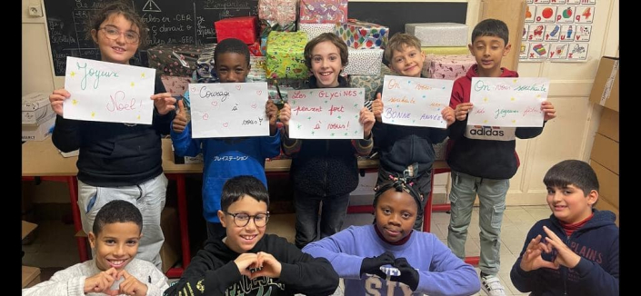 Operation Shoe-Box in businesses, schools and everywhere in Belgium :: Because everybody deserves a Christmas present